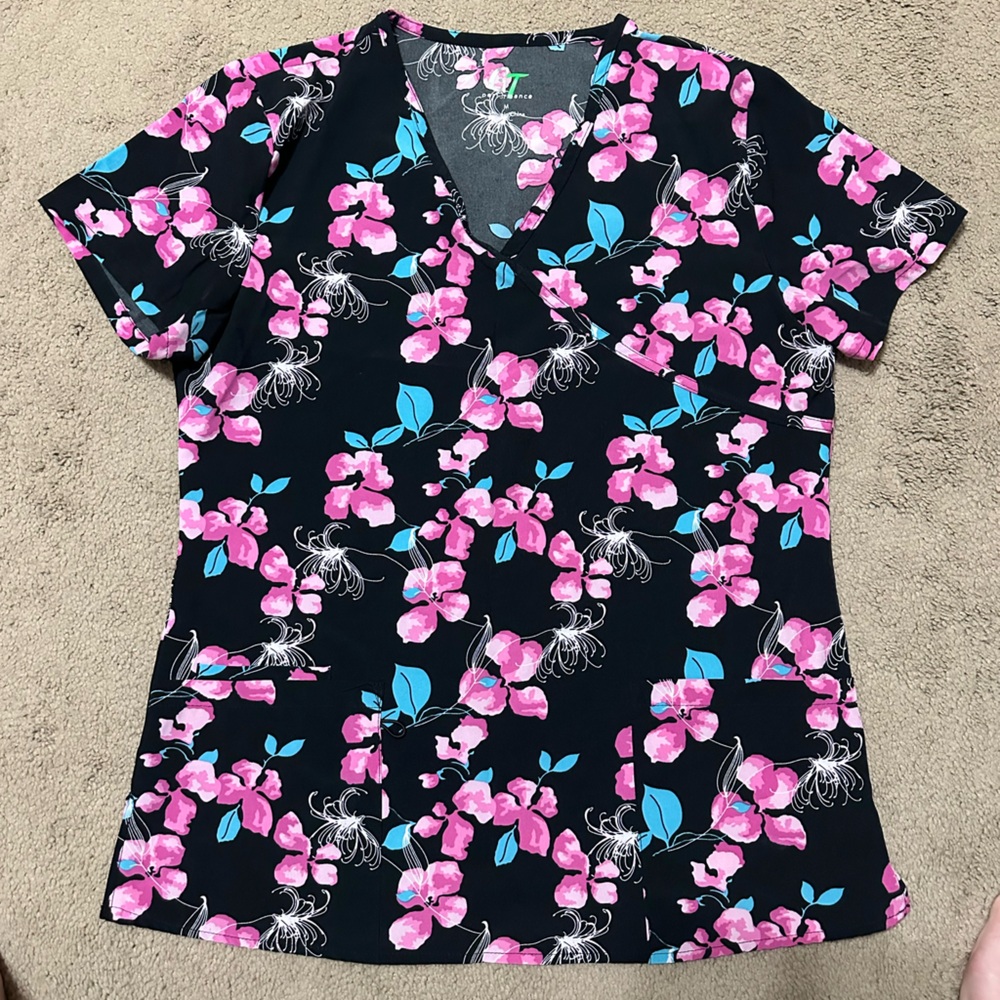 GT Performance Floral Scrub Top